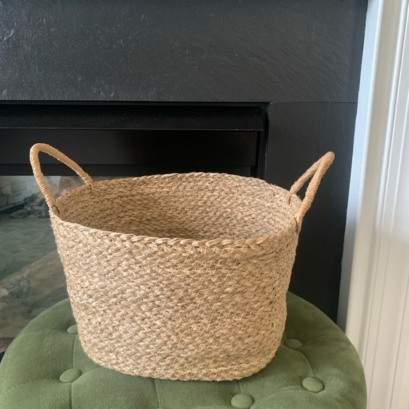 Straw basket with handles home decor or storage planter - Picture 1 of 5